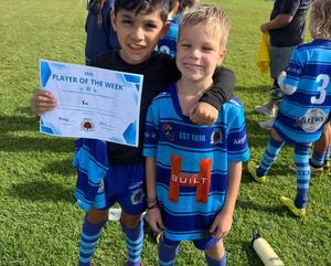 Our H Built and @warewolfbarbershop U8s player of the match was Kai (pictured with his sidekick Luka) for his role at dummy half today. The Under 8s are humming as a team